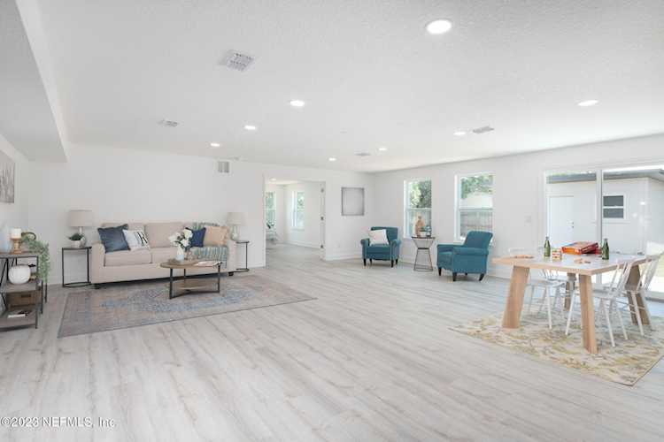 425 Penman RD Neptune Beach, FL 32266