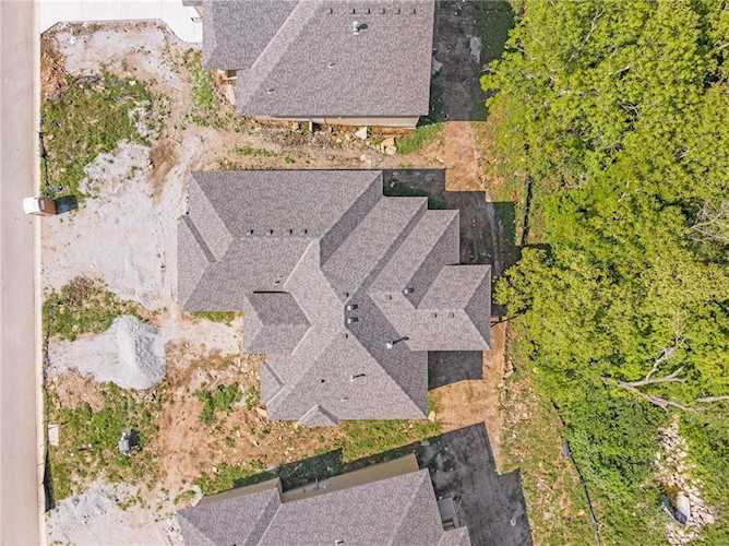 165 S Singletree St Olathe, KS 66061
