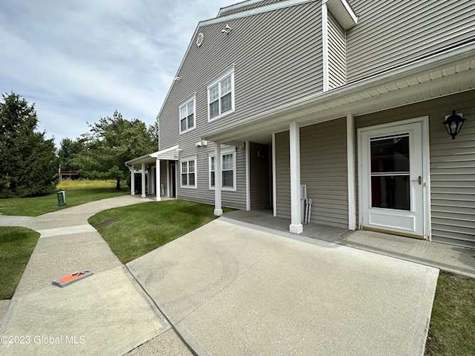 102 Evergreen Place Rensselaer, NY 12144
