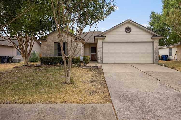 108 Tanglewood LN Hutto, TX 78634