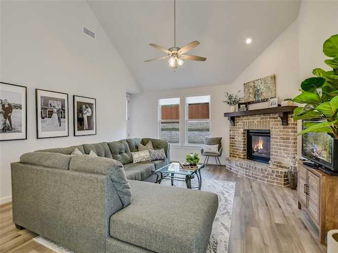 8107 Prairie Rye DR Lago Vista, TX 78645