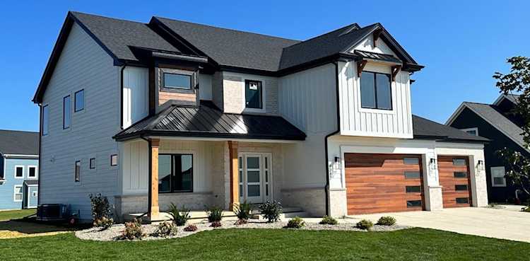 9342 Iris Dr St. John, IN 46373