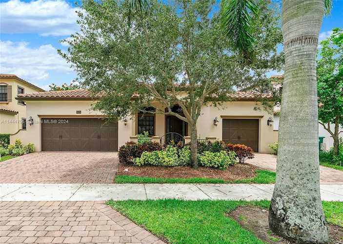 3695 NW 87th Ave Cooper City, FL 33024