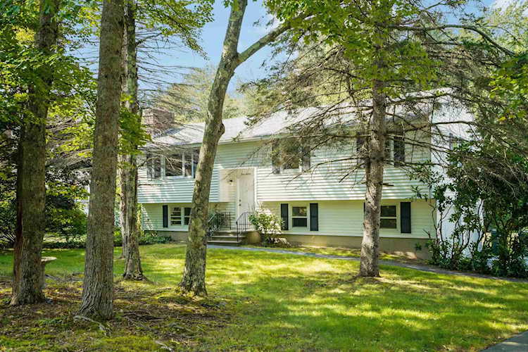 316 Hermit Rd Manchester, NH 03109