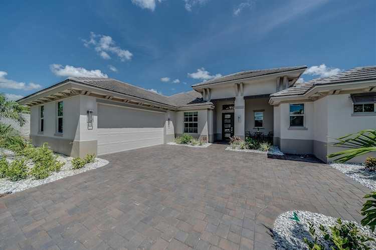 5594 Bent Pine Square Vero Beach, FL 32967