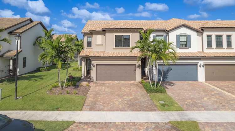 4579 San Fratello Circle Lake Worth, FL 33467