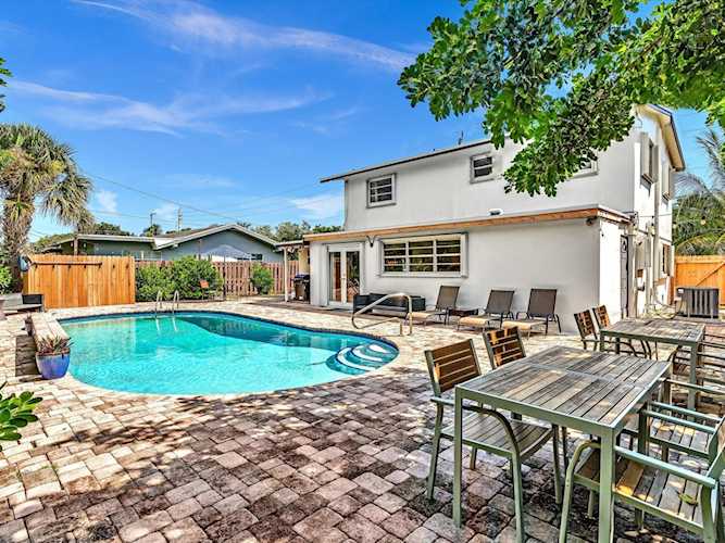 731 NE 13th Ave Pompano Beach, FL 33060
