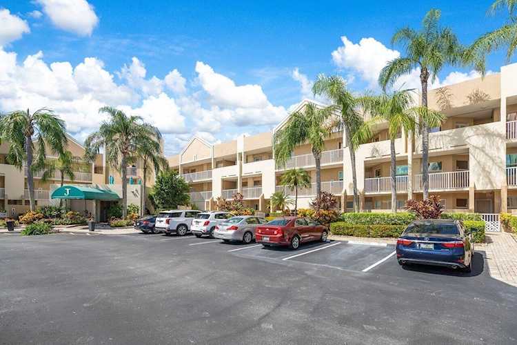 7383 Granville Drive #314 Tamarac, FL 33321