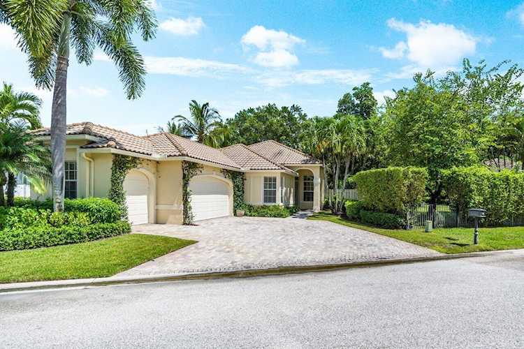 2658 Players Court Wellington, FL 33414