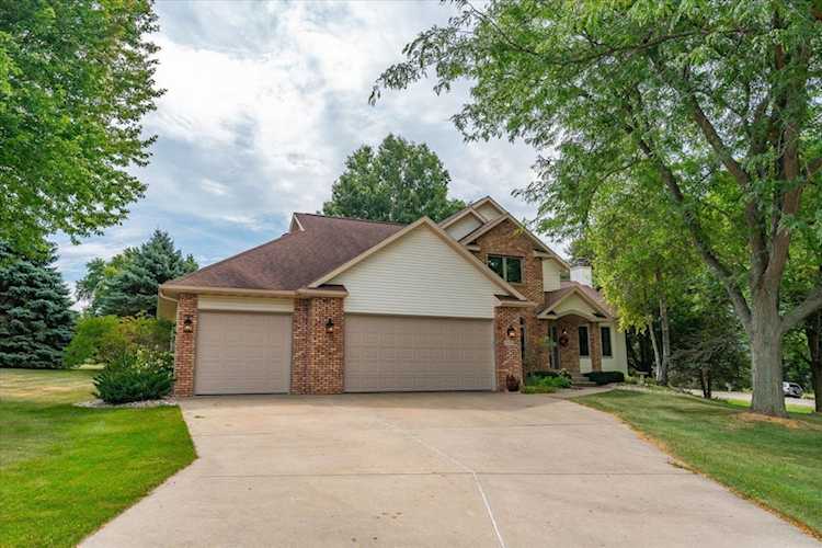 2625 Hupmobile Dr Cottage Grove, WI 53527