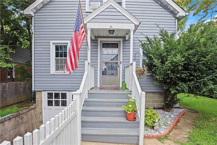 15 Lucy St Greenwich, CT 06831