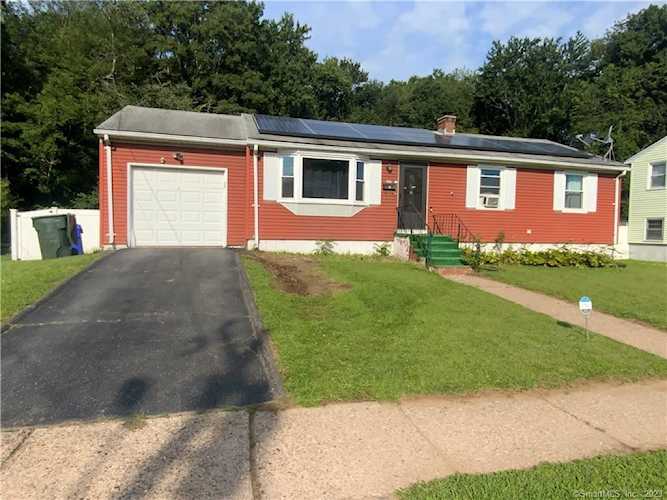 27 Jefferson Ln East Hartford, CT 06118