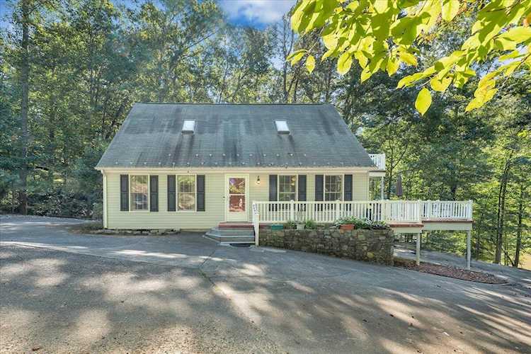 47 Cedar Bluff Hardy, VA 24101