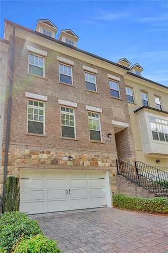 817 Canterbury Overlook Atlanta, GA 30324