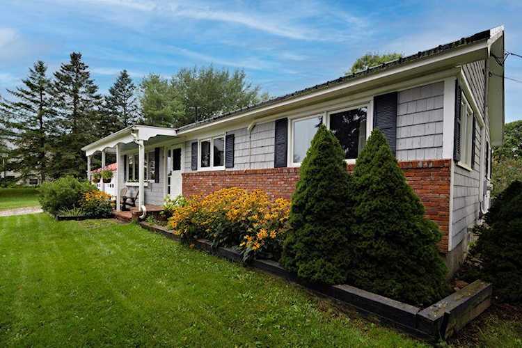 78 Fluker St Thomaston, ME 04861
