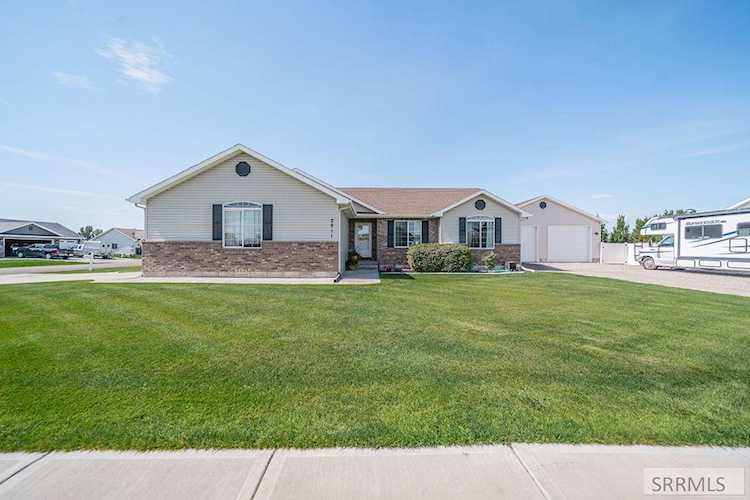 2611 E Aqua Marine Drive Idaho Falls, ID 83401