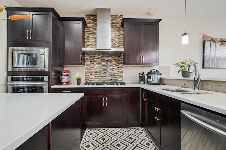 10 Masters Rise SE Calgary, AB T3M 1V8