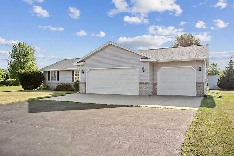 N9621 Hartford Ln Appleton, WI 54915-7280 home for sale, MLS#50278711 - Dallaire Realty Photo 1