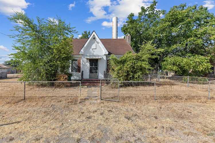 103 E Avenue H Buckholts, TX 76518