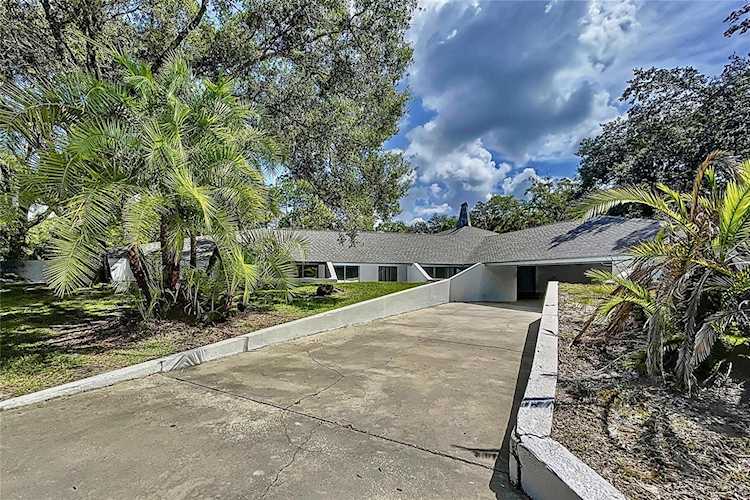 1906 Sunset Ln Lutz, FL 33549