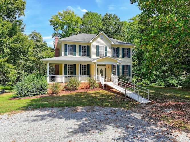2075 E Hitesburg Road Virgilina, VA 24598