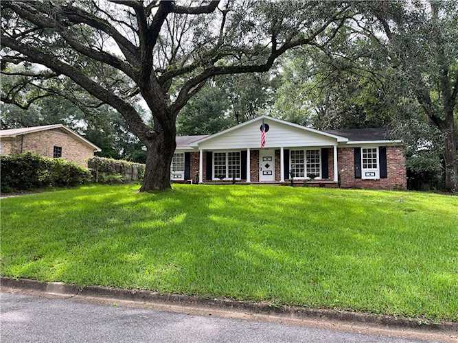 5220 S Maudelayne Drive Mobile, AL 36693