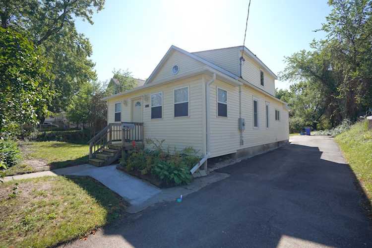 1512 Case Avenue Saint Paul, MN 55106