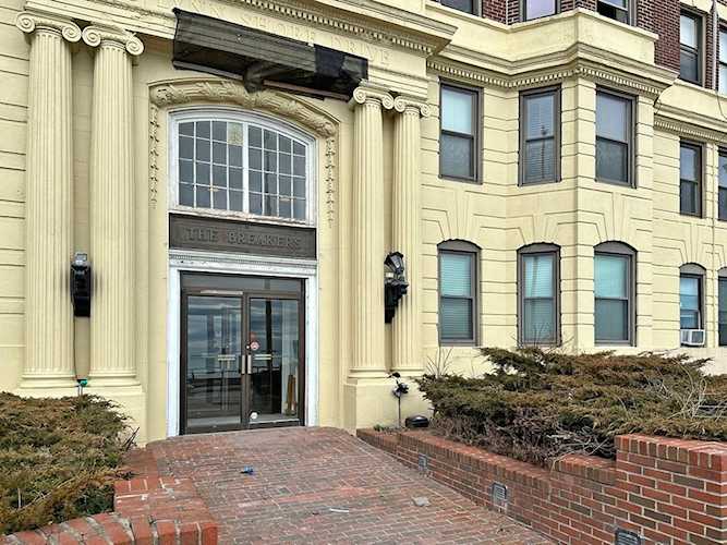 285 Lynn Shore Dr. #507 Lynn, MA 01902