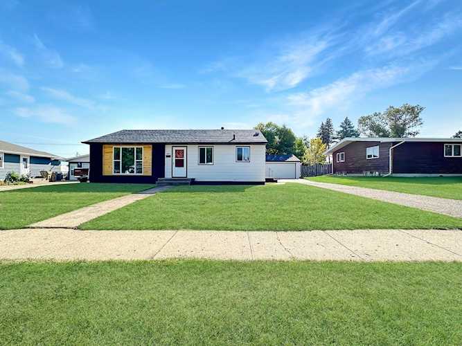 1837 SW 4th St. Minot, ND 58701