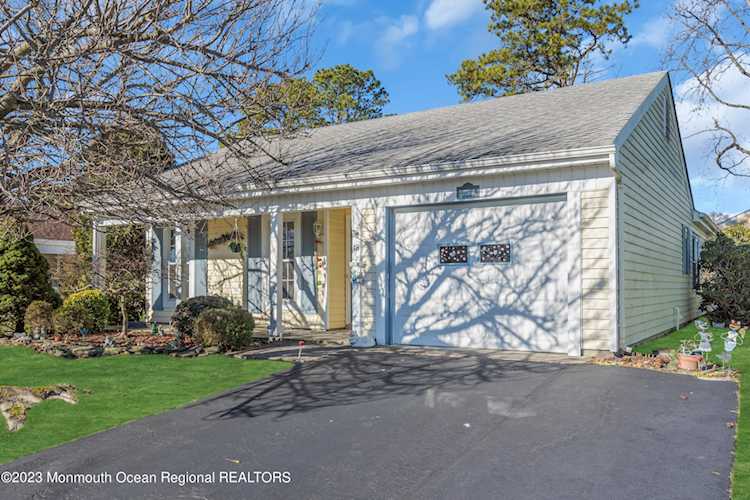 18 Gladstone Ave Manchester, NJ 08759
