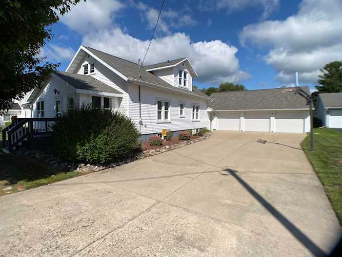 213 E State St Bonduel, Village of Bonduel, WI 54107