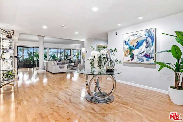 2183 Century Woods Way #31 Los Angeles, CA 90067