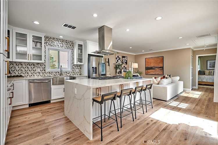 7906 Kittyhawk Ave Los Angeles, CA 90045