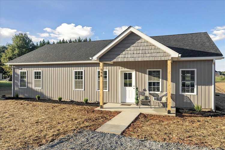946 Smith Bedford, VA 24523