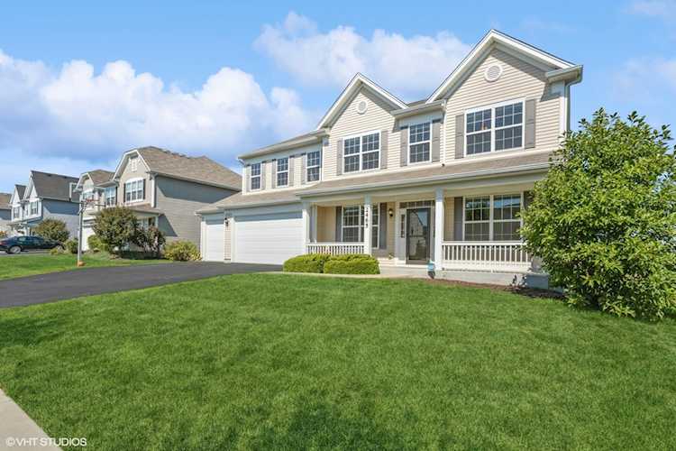 2465 River Hills Ln Bolingbrook, IL 60490