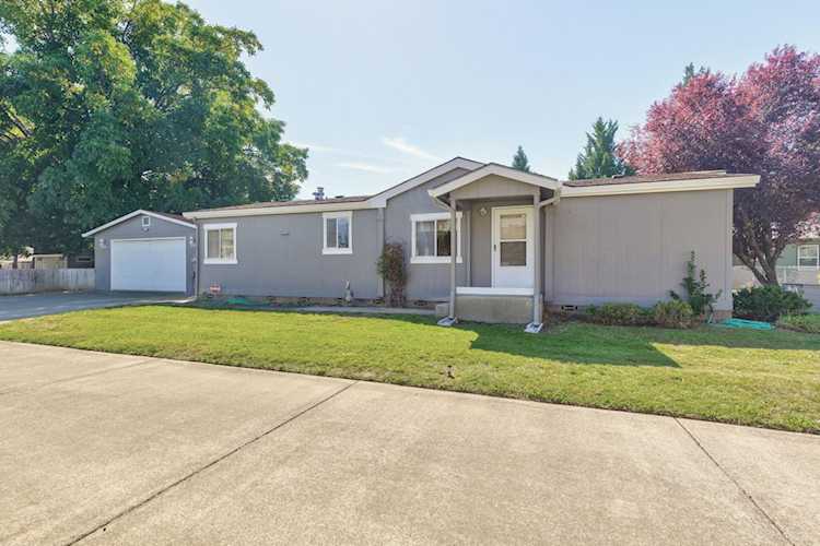 1585 Carnahan Dr Grants Pass, OR 97527