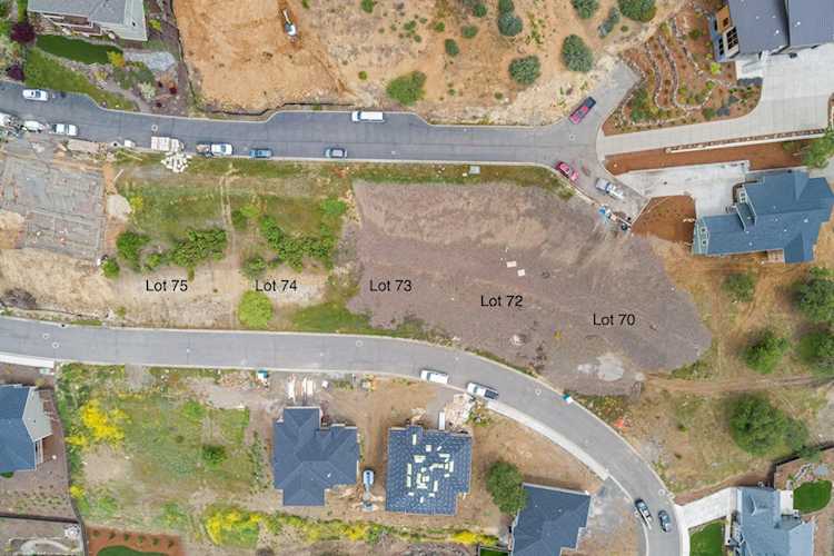 568 La Strada Circle Medford, OR 97504
