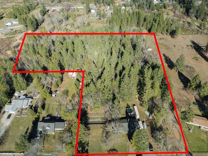 530 Schumacher St Cave Junction, OR 97523