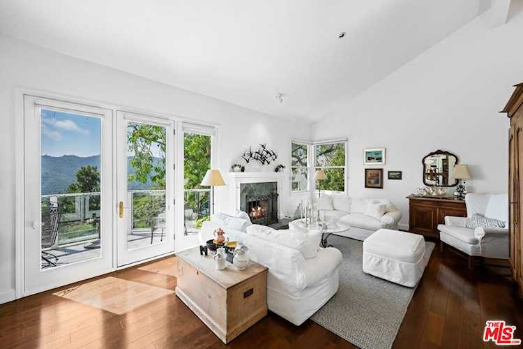 2034 Palisades Dr Pacific Palisades, CA 90272