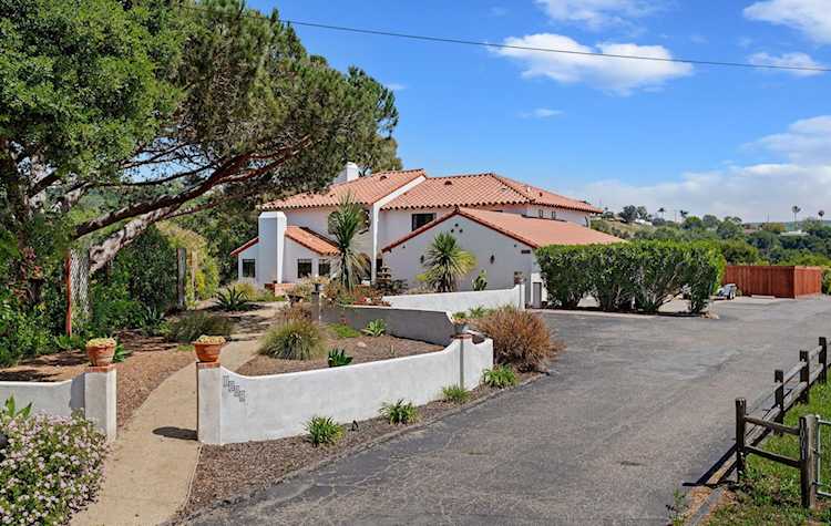 1002 La Senda Santa Barbara, CA 93105