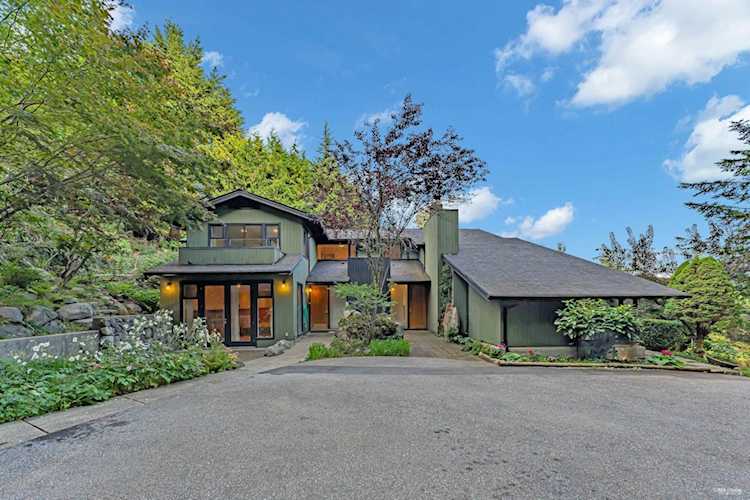 1145 Groveland Court West Vancouver, BC V7S 1Z7
