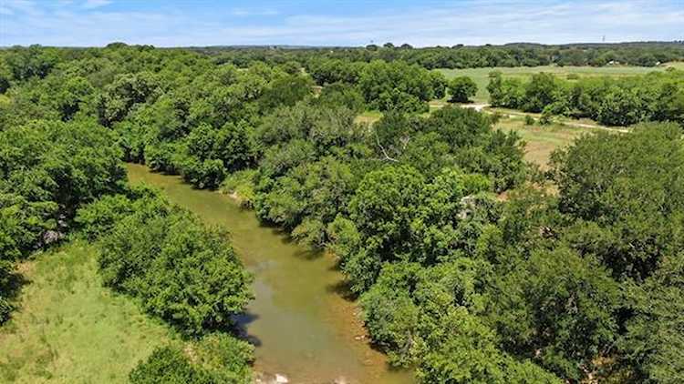 9400 Paluxy Highway Bluff Dale, TX 76433