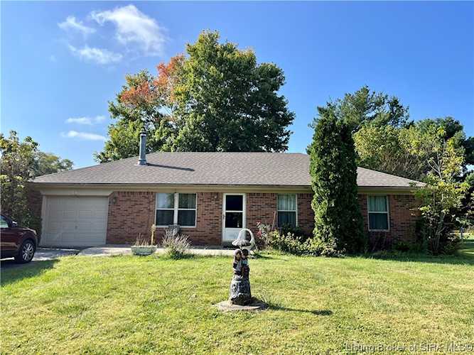 7127 High St Floyds Knobs, IN 47119