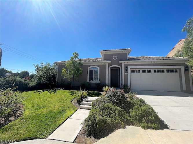 23900 Schoenborn St West Hills, CA 91304