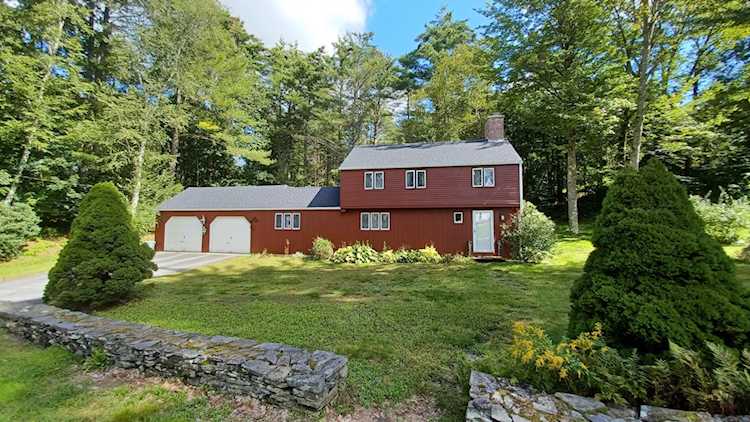 54 Nottingham Rd Auburn, ME 04210