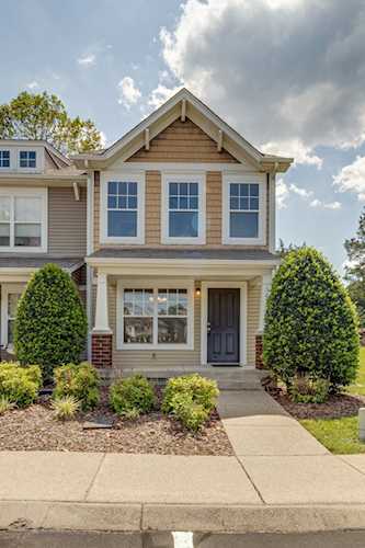 562 Flintlock Ct Nashville, TN 37217