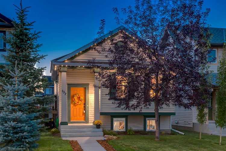 137 Copperstone Grove SE Calgary, AB T2Z 4X8