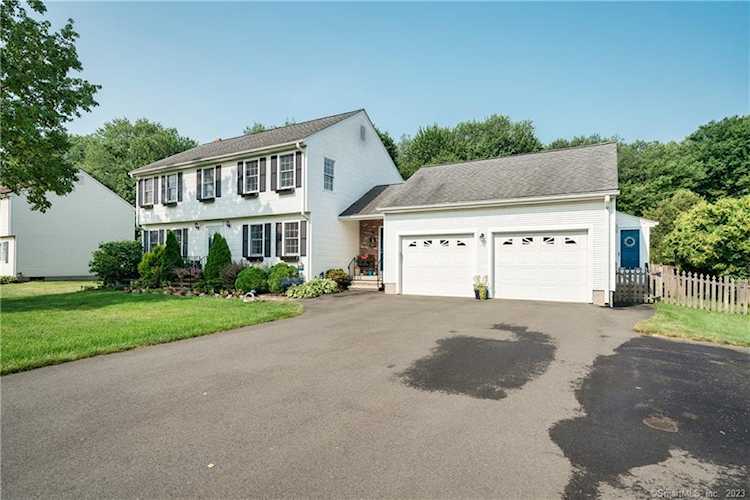 5 Douglas Dr Cromwell, CT 06416