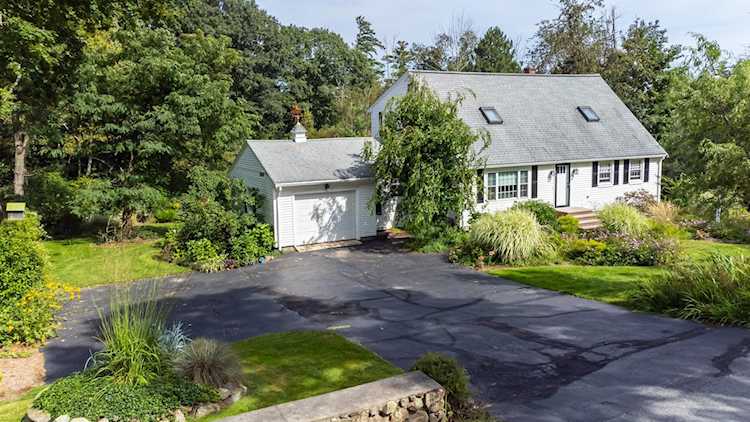 15 Marblehead Rd Windham, NH 03087