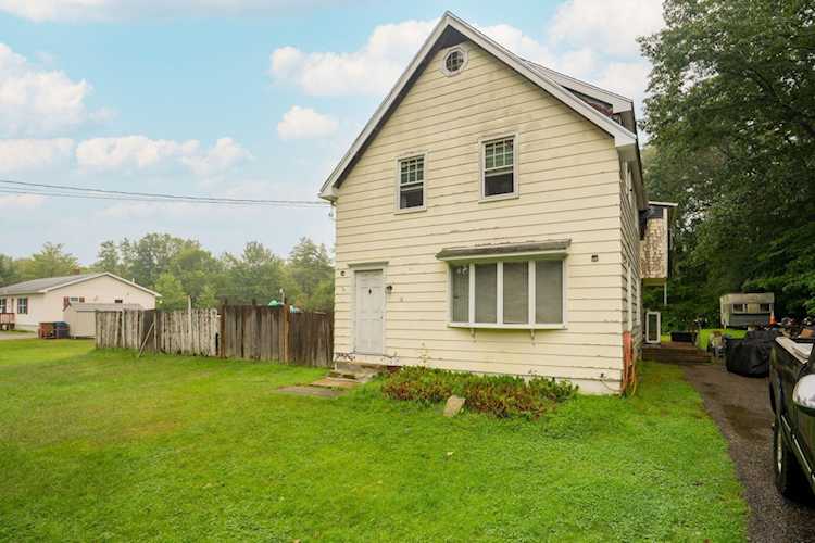 18 Oakland St Saco, ME 04072